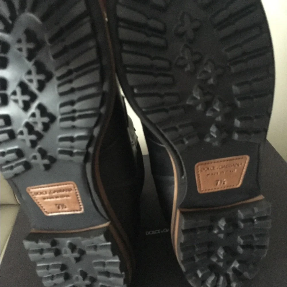 Authentic Dolce & Gabbana Leather Zip Mid Boot - Picture 6 of 10